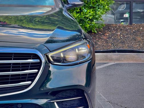 Emerald Green Metallic 2023 Mercedes-Benz S-Class 4MATIC