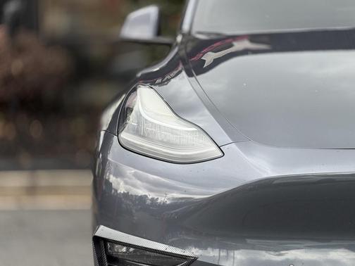 2022 Tesla Model Y Long Range Dual Motor All-Wheel Drive