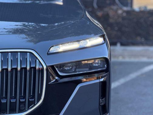 2023 BMW 760 i xDrive