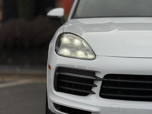 2022 Porsche Cayenne Platinum Edition