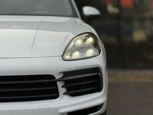 2022 Porsche Cayenne Platinum Edition