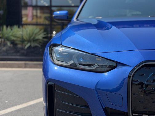Portimao Blue Metallic 2023 BMW i4 Gran Coupe eDrive40