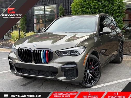 Manhattan Green Metallic 2023 BMW X5 sDrive40i