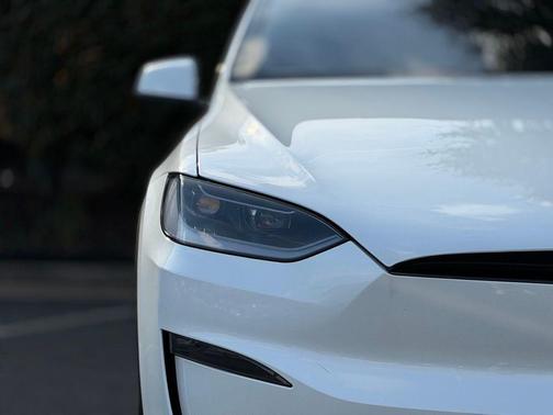 2023 Tesla Model X Plaid Tri Motor All-Wheel Drive