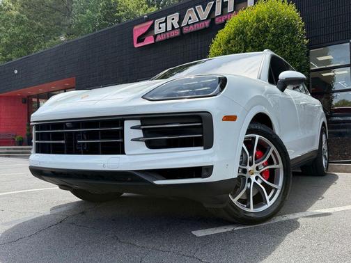 White 2024 Porsche Cayenne S
