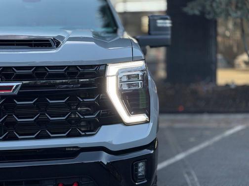 2024 Chevrolet Silverado 2500 4WD Crew Cab Standard Bed ZR2