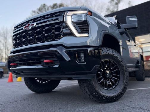 2024 Chevrolet Silverado 2500 4WD Crew Cab Standard Bed ZR2