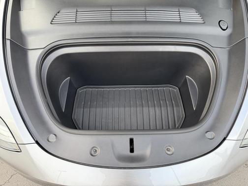 2024 Tesla Model Y Performance Dual Motor All-Wheel Drive