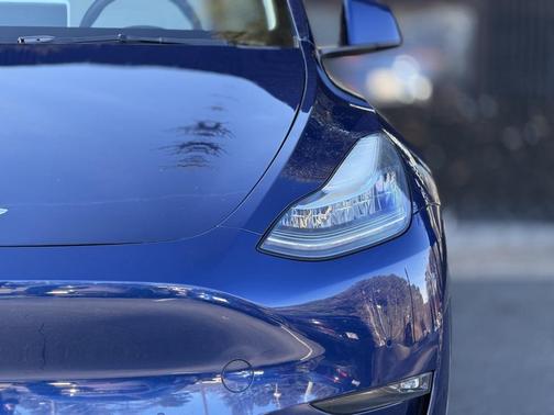 2022 Tesla Model Y Long Range Dual Motor All-Wheel Drive