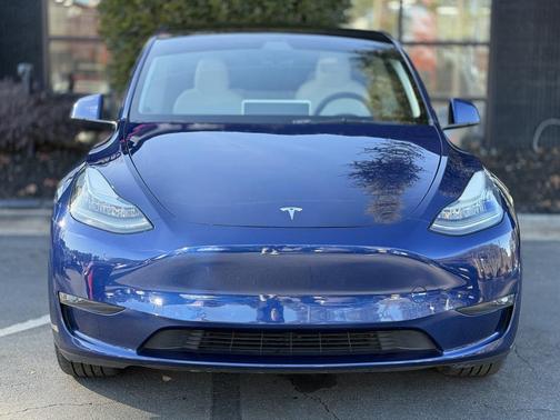 2022 Tesla Model Y Long Range Dual Motor All-Wheel Drive