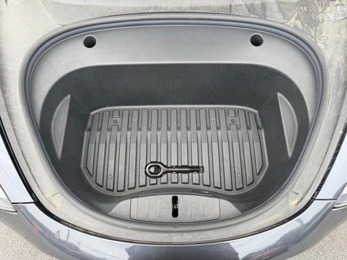 Midnight Silver Metallic 2022 Tesla Model 3 Standard Range