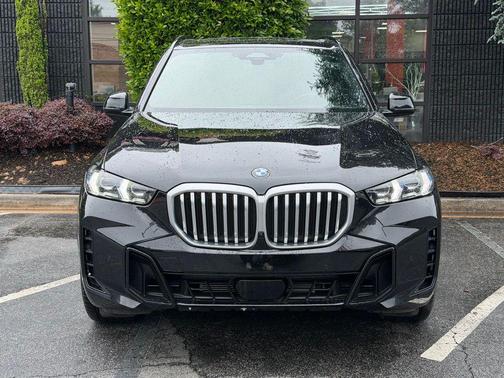 Black Sapphire Metallic 2024 BMW X5 xDrive40i