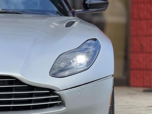 2019 Aston Martin DB11 Volante