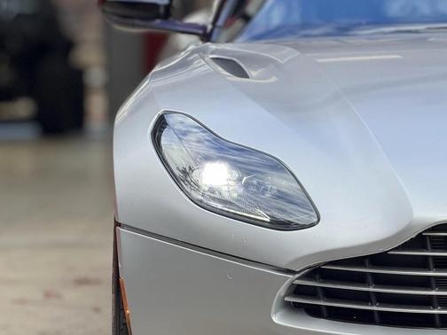 2019 Aston Martin DB11 Volante