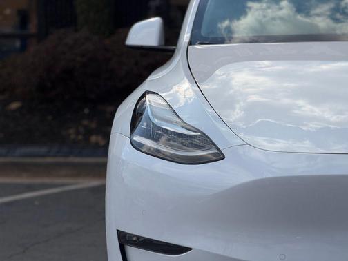 White 2022 Tesla Model Y Long Range