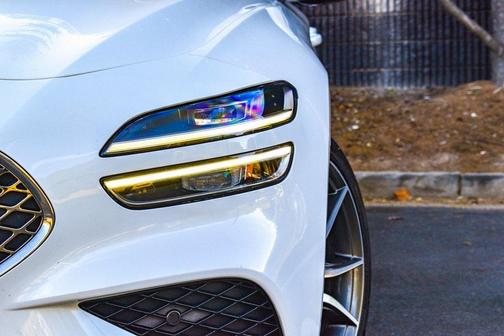 2022 Genesis G70 2.0T RWD