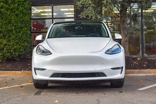 2022 Tesla Model Y Long Range Dual Motor All-Wheel Drive