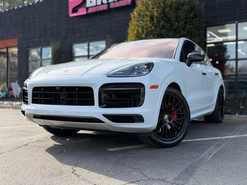 2023 Porsche Cayenne GTS