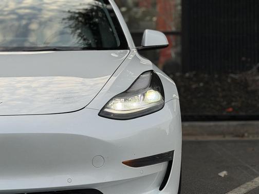 2022 Tesla Model 3 Standard Range