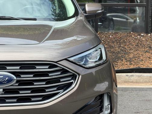 STONE GRAY METALLIC 2019 Ford Edge Titanium