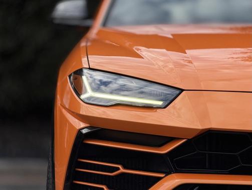 2021 Lamborghini Urus Graphite Capsule