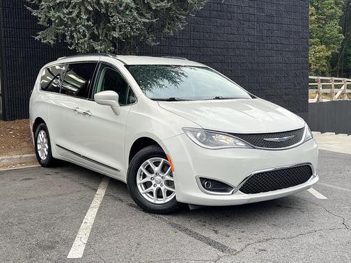 2020 Chrysler Pacifica Touring L
