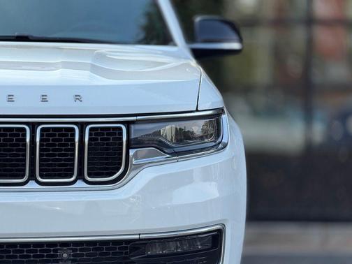Bright White Clearcoat 2024 Jeep Wagoneer Series I 4x4