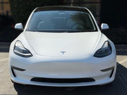Pearl White Multi-Coat 2023 Tesla Model 3 Standard Range