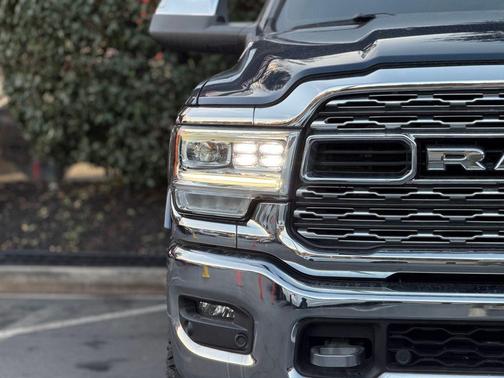 2022 RAM 2500 Limited Crew Cab 4x4 8' Box