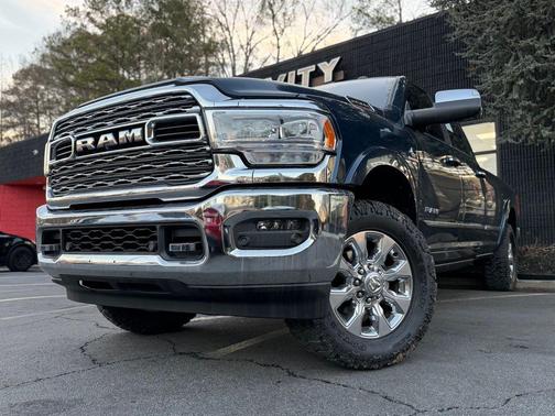 2022 RAM 2500 Limited Crew Cab 4x4 8' Box