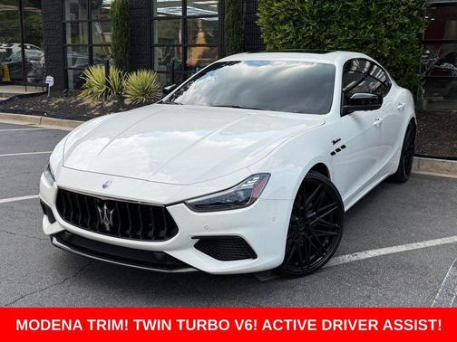 Bianco 2023 Maserati Ghibli Modena