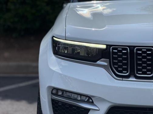 2023 Jeep Grand Cherokee Summit
