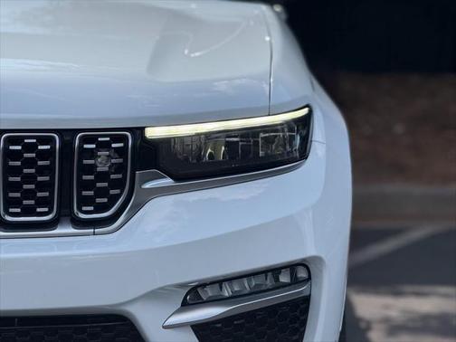 2023 Jeep Grand Cherokee Summit