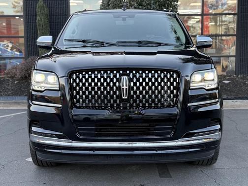2022 Lincoln Navigator Black Label