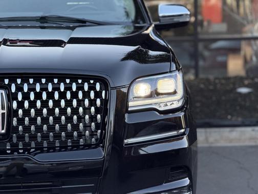 2022 Lincoln Navigator Black Label