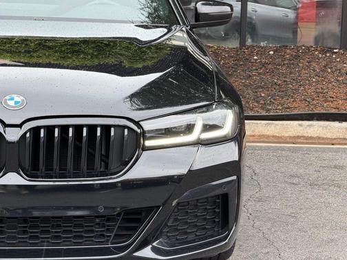 Black Sapphire Metallic 2022 BMW 530 i
