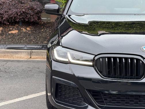 Black Sapphire Metallic 2022 BMW 530 i