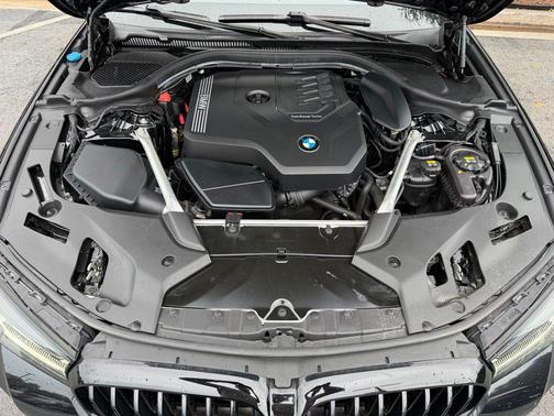 Black Sapphire Metallic 2022 BMW 530 i
