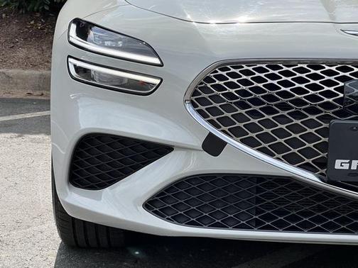 2024 Genesis G70 2.5T RWD
