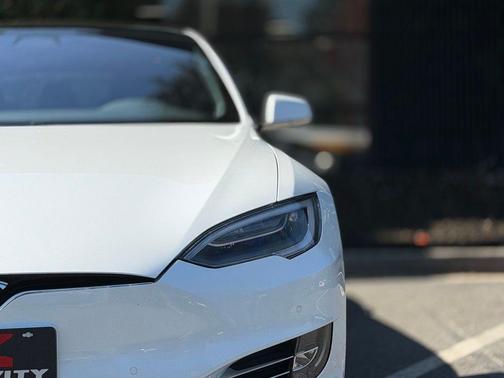 2020 Tesla Model S Long Range Plus