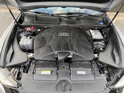 2021 Audi Q8 55 Premium