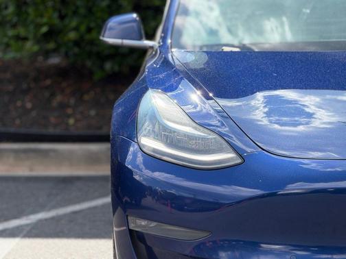 Deep Blue Metallic 2018 Tesla Model 3 Long Range