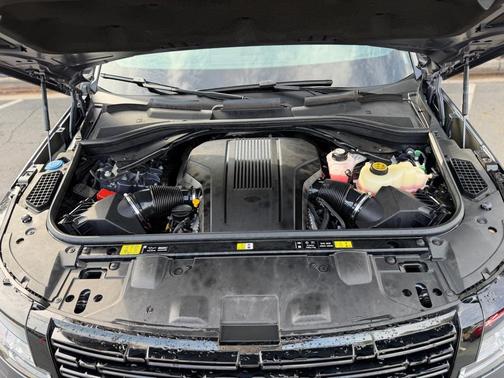 2025 Land Rover Range Rover P530 SE 7 Seat