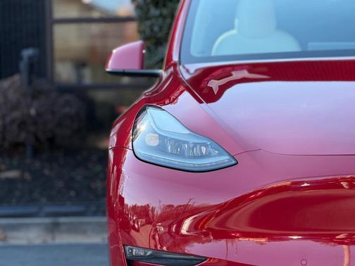 2022 Tesla Model Y Long Range Dual Motor All-Wheel Drive