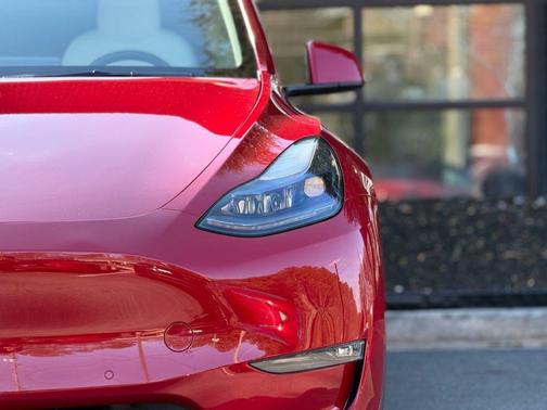 2022 Tesla Model Y Long Range Dual Motor All-Wheel Drive