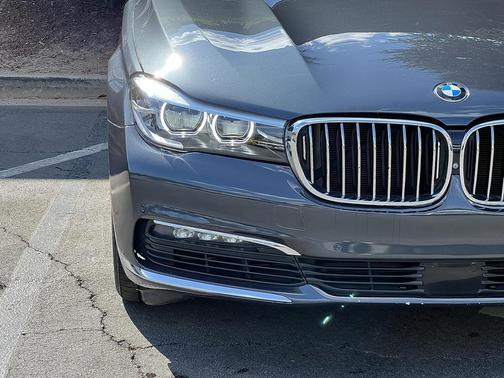 2017 BMW 740e xDrive iPerformance