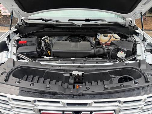 Summit White 2025 GMC Yukon XL Denali