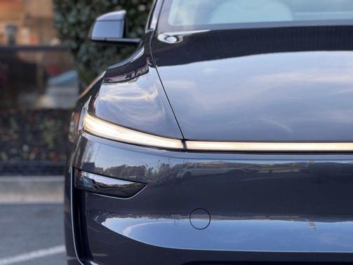 2026 Tesla Model Y Standard Rear-Wheel Drive