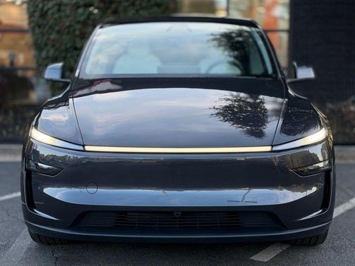 2026 Tesla Model Y Standard Rear-Wheel Drive