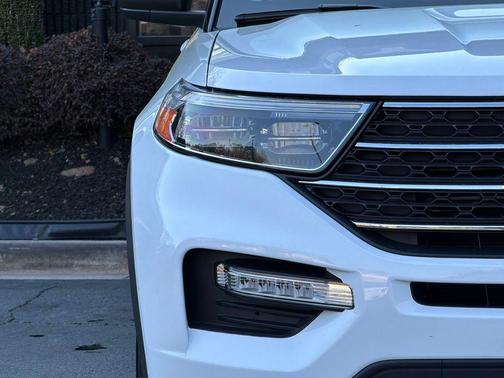 OXFORD WHITE 2024 Ford Explorer XLT